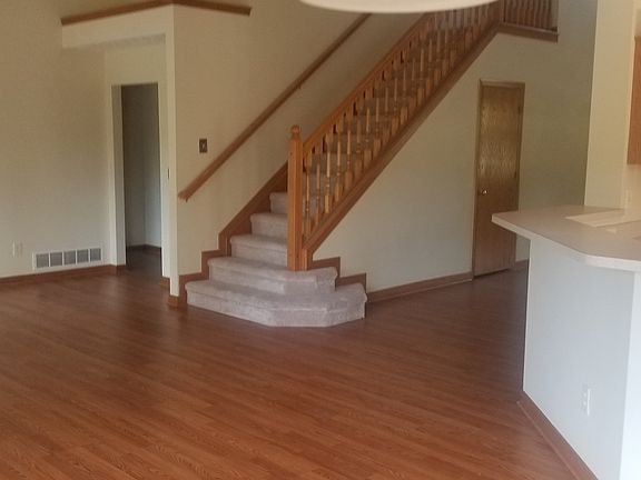3rd image of 6763 Park Mill Dr