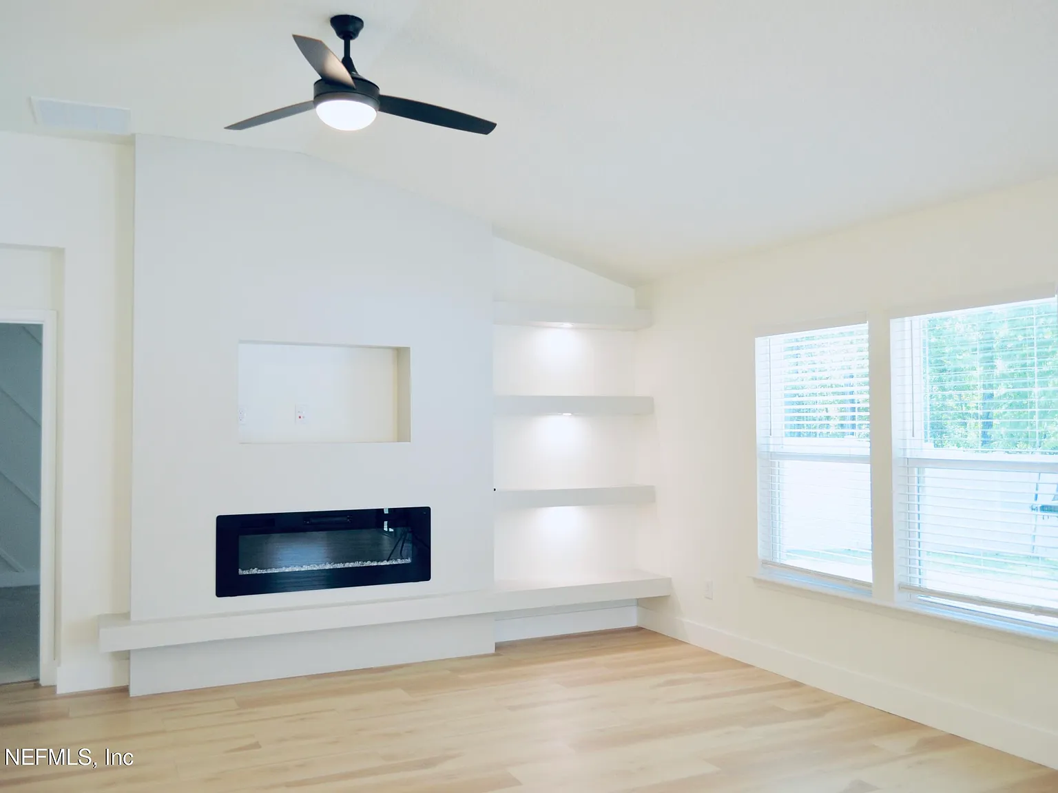 3 bed, 3.0 bath, 1653 sqft, $3,000 — Photo 4