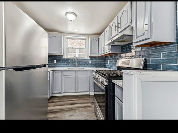 5th image of 7517 W 63rd Pl #1