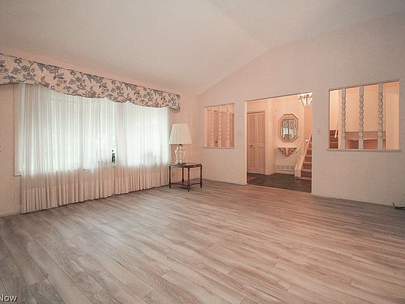 4th image of 27750 Edgepark Dr