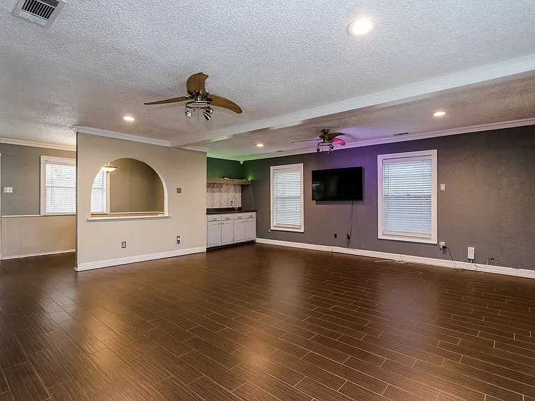2517 Rosewood Dr — Photo 11