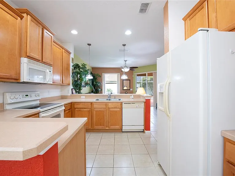 2920 Willow Creek Ln — Photo 86