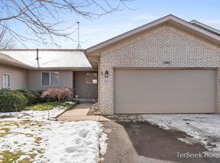 1092 Amber Ridge Dr SW, Byron Center, MI 49315