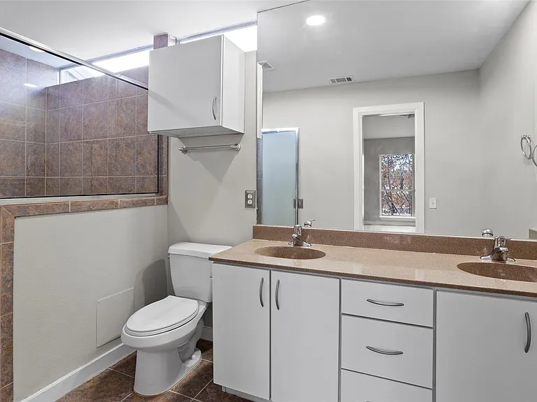 6933 Yellowstone Way Dr — Photo 15