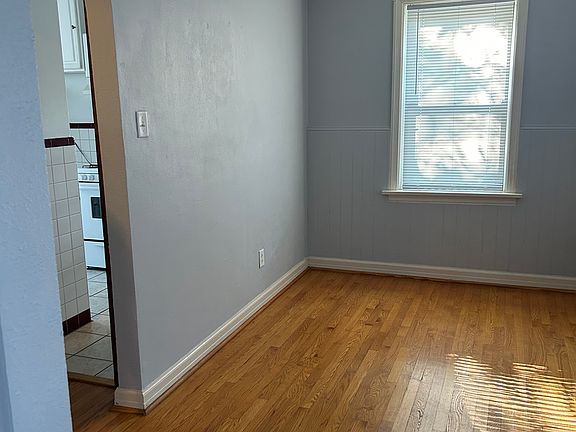 4th image of 7557 Williams Ave
