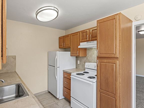3rd image of 2000 David Ave #3b0ff107a