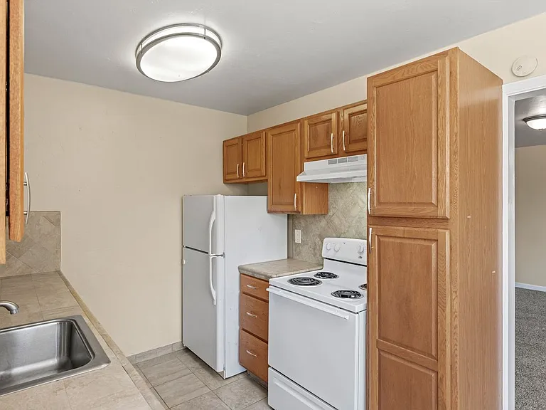 The Garden Apartments — Photo 7