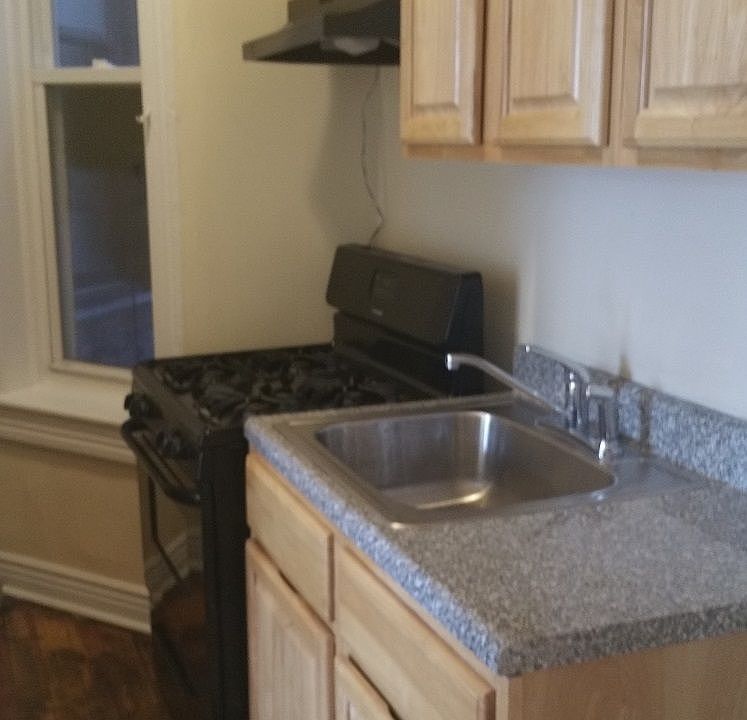 1st image of 434 Park Pl APT 2B