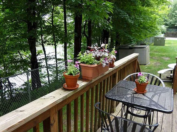 Lakeview — Photo 1