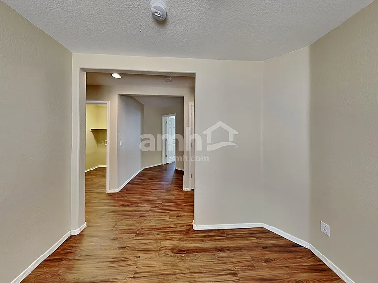 25788 W Nancy Ln — Photo 10