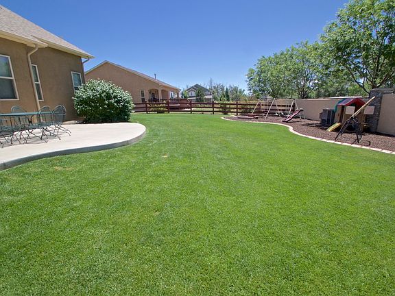 Fenced Yard on Cul-de-sac 