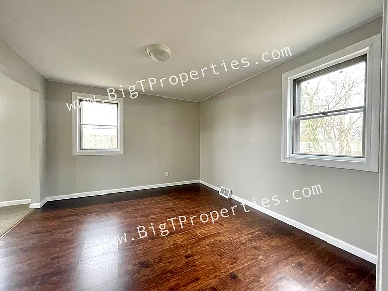 16 W Clairmont Dr — Photo 12