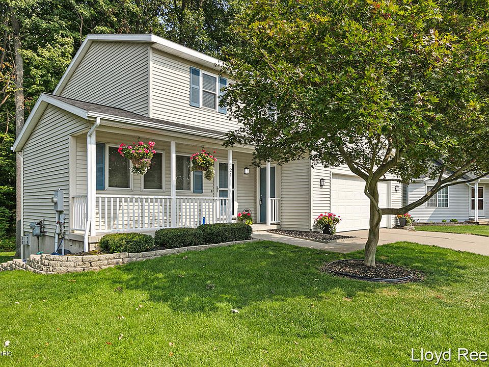1st image of 721 Pecan Ct NW