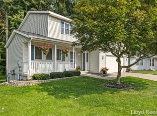 721 Pecan Ct NW, Grand Rapids, MI 49504