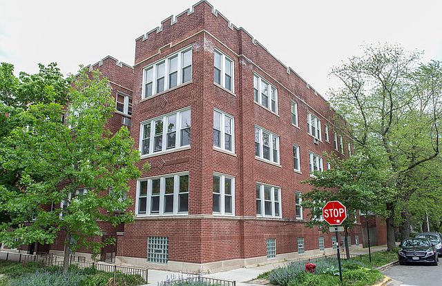 1st image of 5861 N Glenwood Ave #3