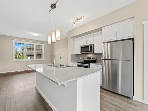2282 Glenridding Blvd SW, Edmonton, AB T6W 3P5