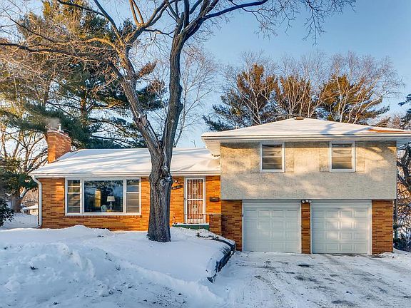 2nd image of 2316 Gilbert Ln