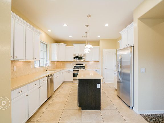 2nd image of 7823 W Lone Cactus Dr