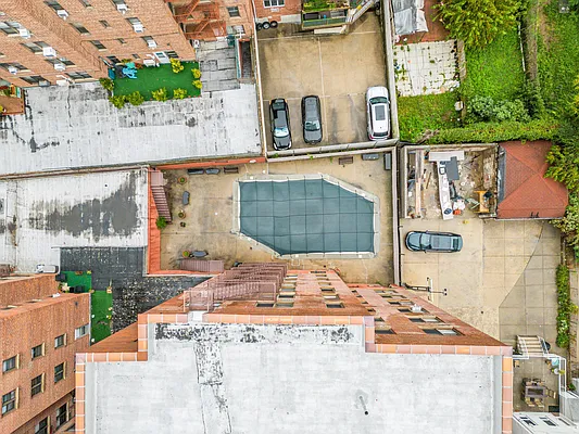 Sold by Ilite Realty Inc | media 42