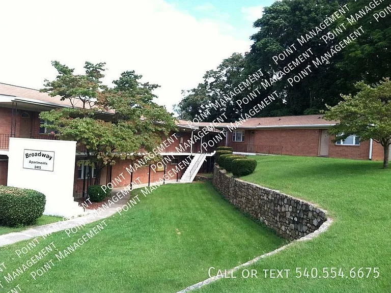 2415 Broadway Ave SW #2 — Photo 1