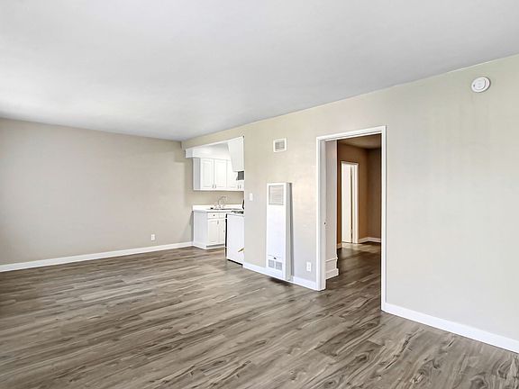 4th image of 7429 Potomac St #7475