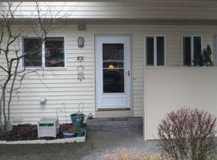 381 N Hayden Bay Dr, Portland, OR 97217