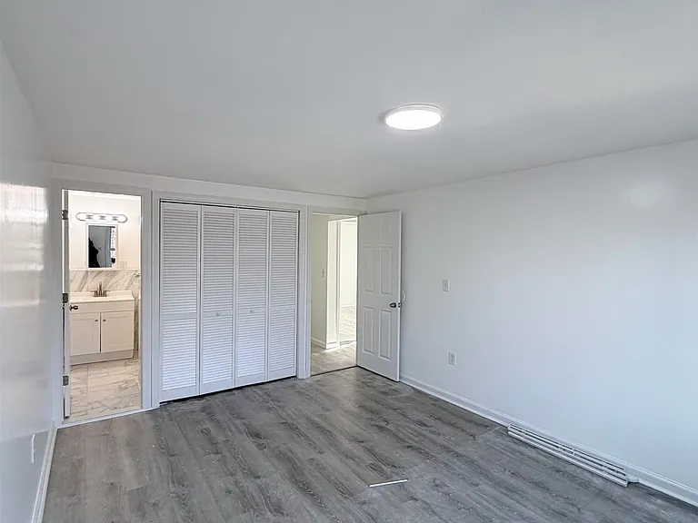 5 Chopin Ct #2 — Photo 15