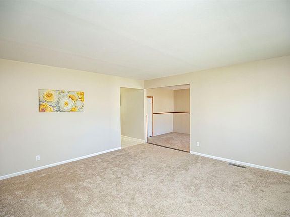 5th image of 631 Carefree Dr
