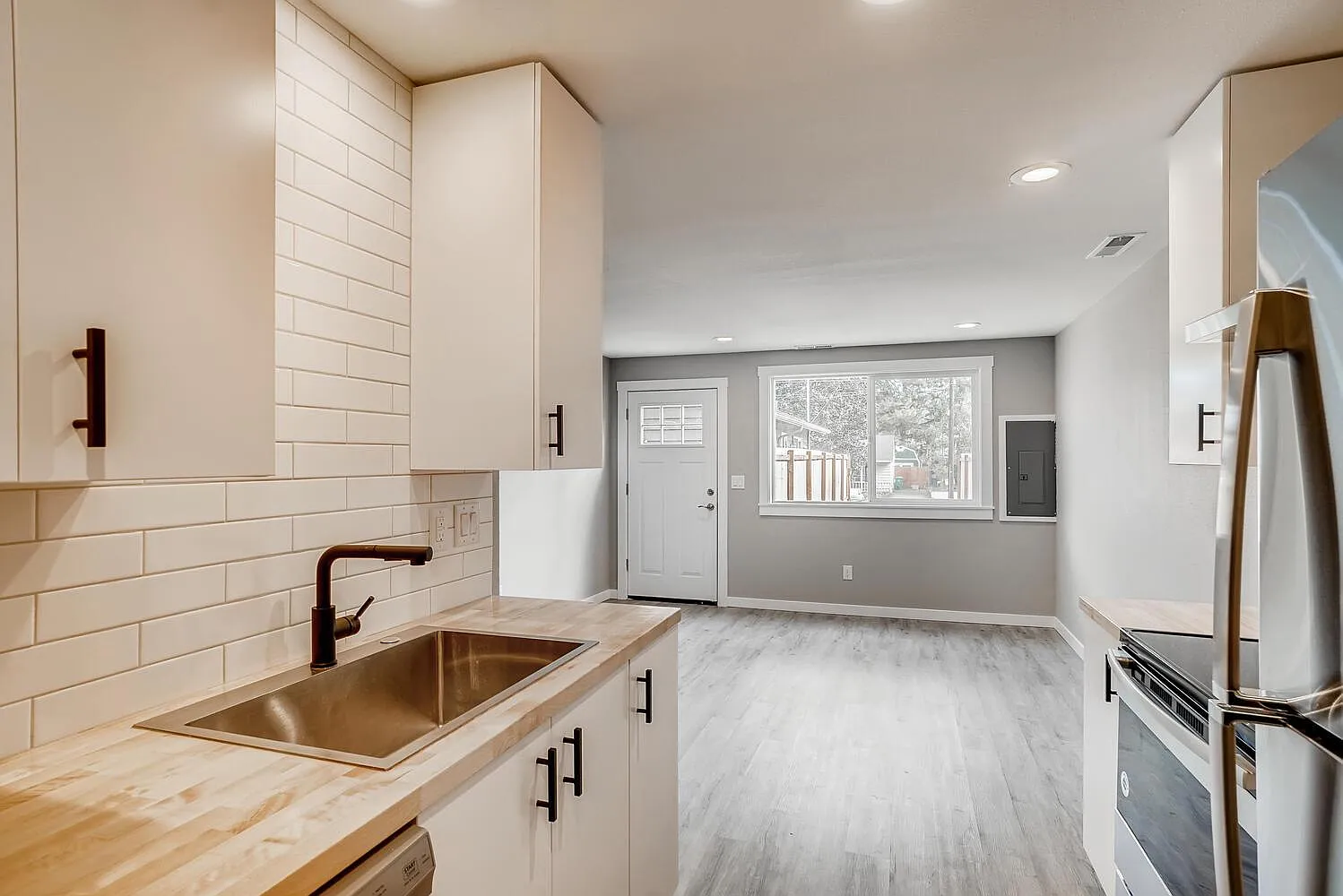 2 bed, 625 sqft, $1,795 — Photo 3