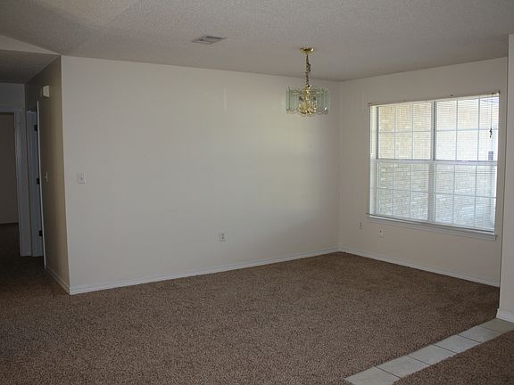 3rd image of 419 Whirlaway Ct