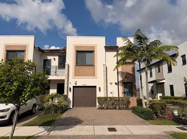 20592 NE 5th Pl, Miami, FL 33179