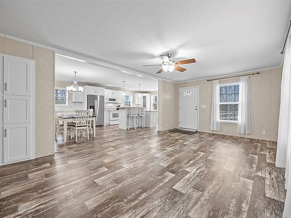 4th image of 64 2nd St