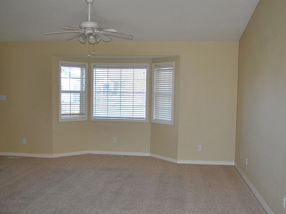 4th image of 3226 Ivory Dr