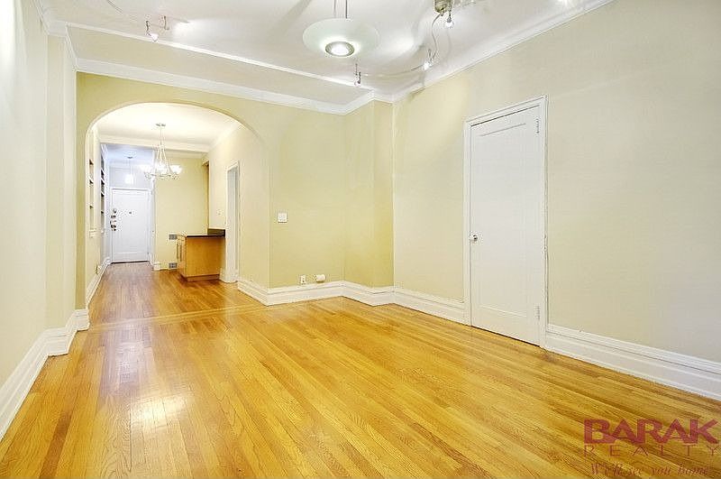 1st image of 203 W 54th St #5E