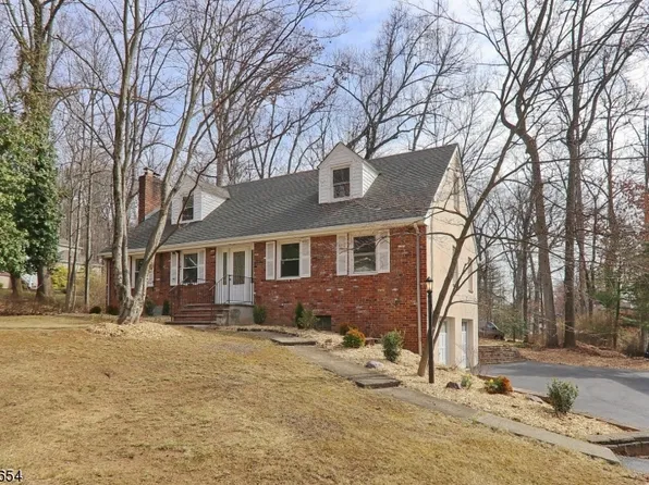 20 Dogwood Ln, Watchung Boro, NJ 07069