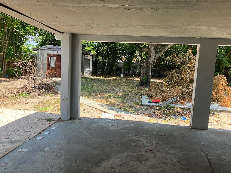 NW 15th Pl — Photo 3