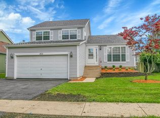 455 Hummingbird Ln, Bolingbrook, IL 60440