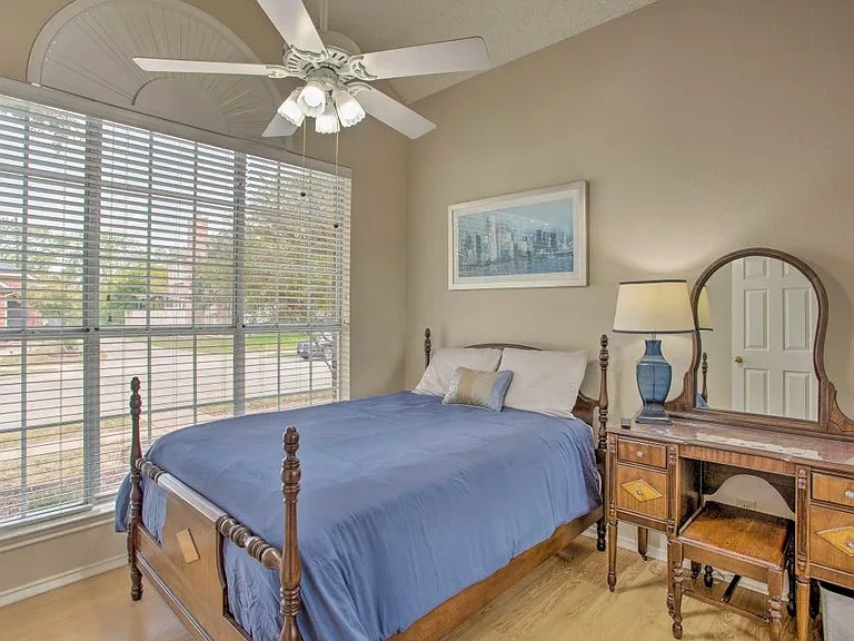6325 Wildhaven Dr — Photo 14