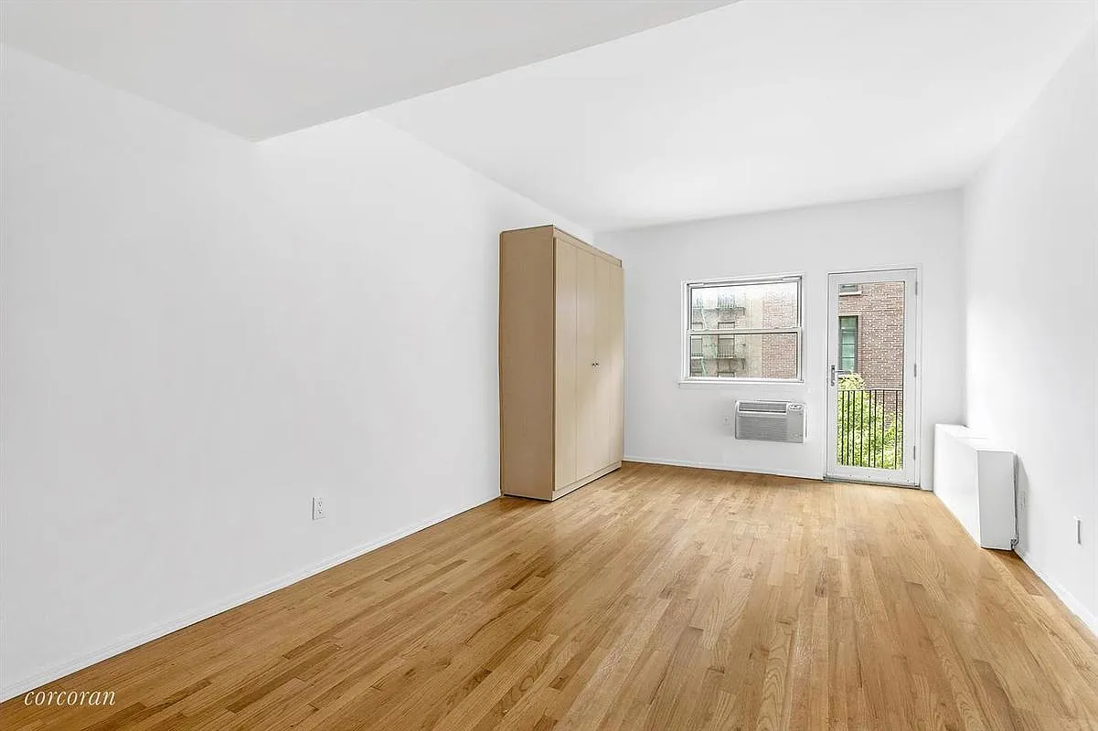 211 Thompson St APT 3P photo 1