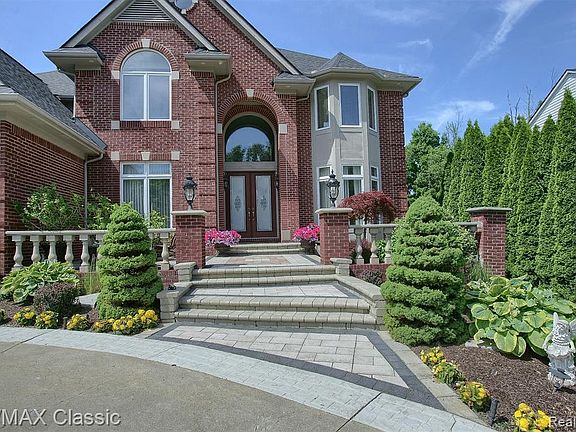 3rd image of 7216 Essex Dr