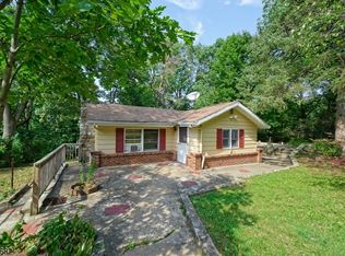 38 Grandview Ave, Stockholm, NJ 07460