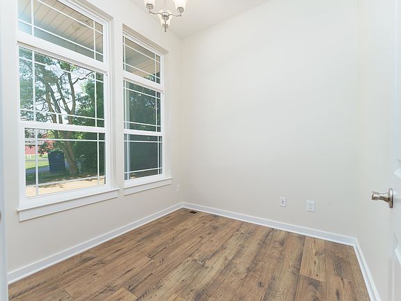 5th image of 15317 Sherwood Ln