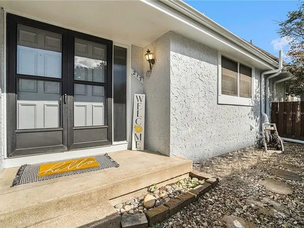 217 Woodbridge Ln, Kansas City, MO 64145