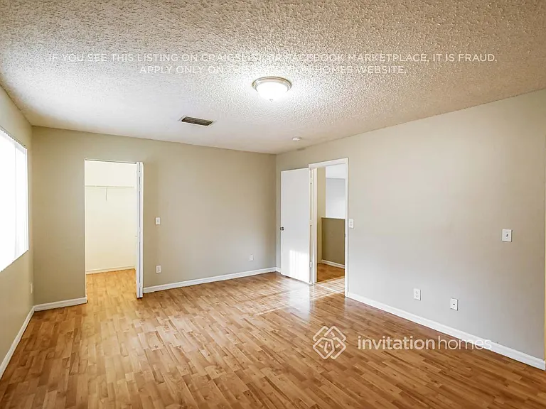 2300 SW 106th Ave — Photo 11