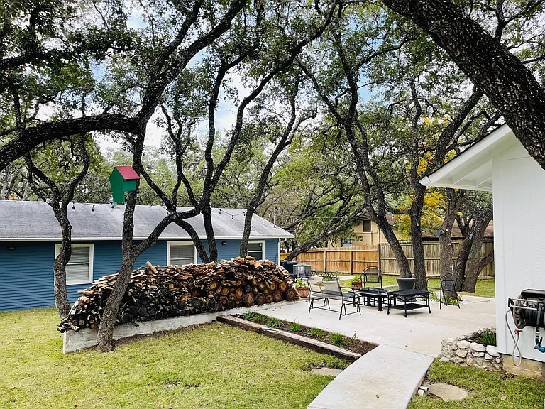 Lazy Oak Dr — Photo 21