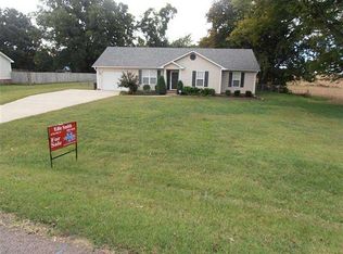 440 W Wind Dr, Newbern, TN 38059
