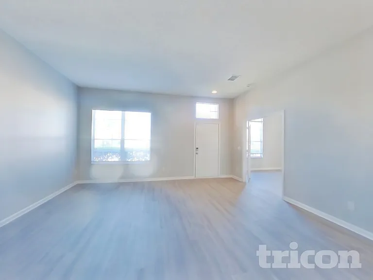 3264 Abbeyfield Dr E — Photo 3