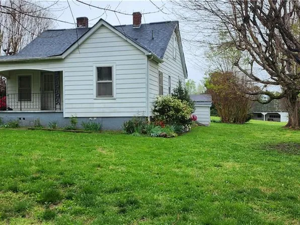 1250 W Dodson Mill Rd, Pilot Mountain, NC 27041