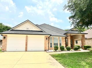5843 Grayco Dr, Grand Prairie, TX 75052