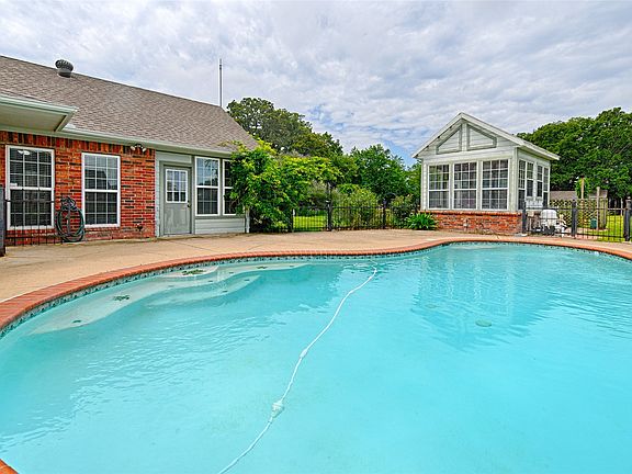 4th image of 4082 Tracy Ln